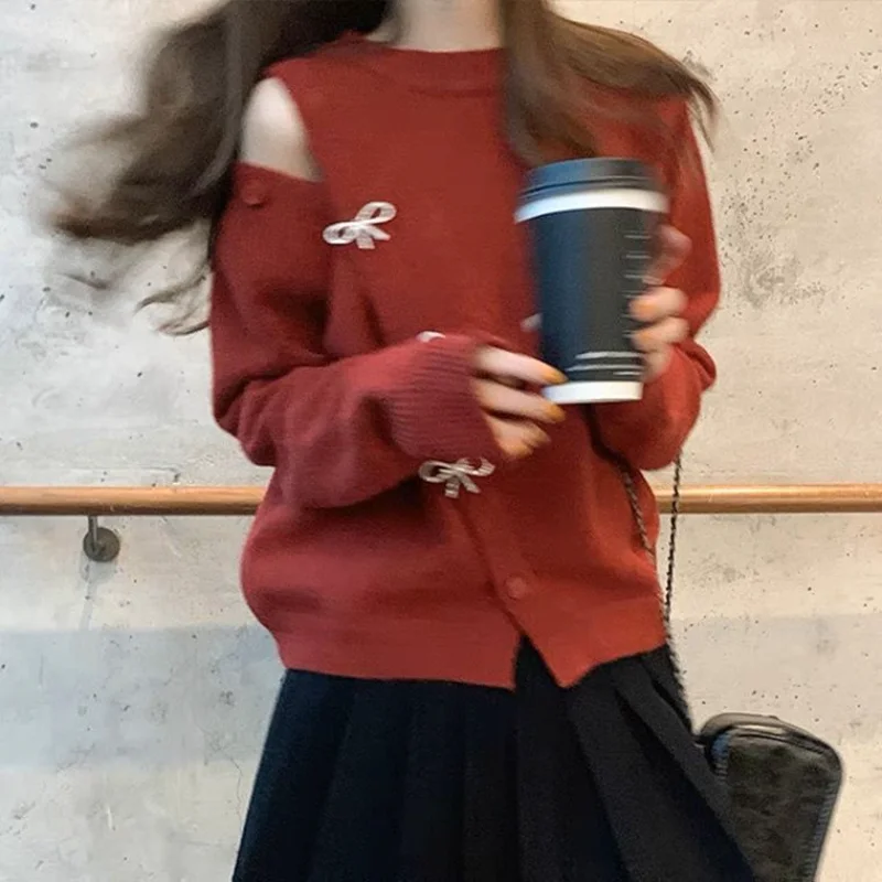 جديد الأحمر الخريف والشتاء جولة الرقبة خارج الكتف سترة للنساء الكورية نمط فضفاض الحلو القوس دبوس زر سترة