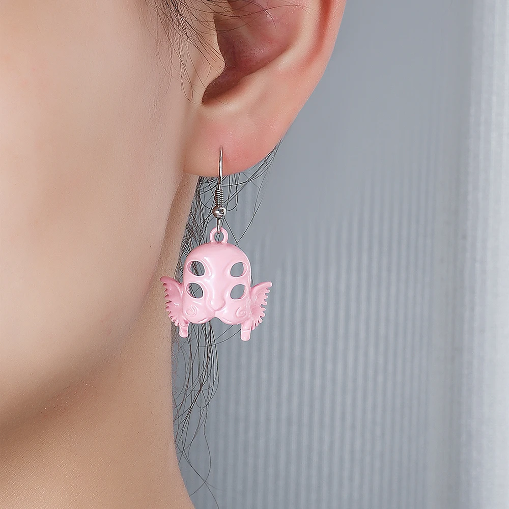 Pendientes de gancho con colgante de máscara de bebé llorón, joyería creativa de moda rosa, accesorios de Cosplay, regalo para fanáticos