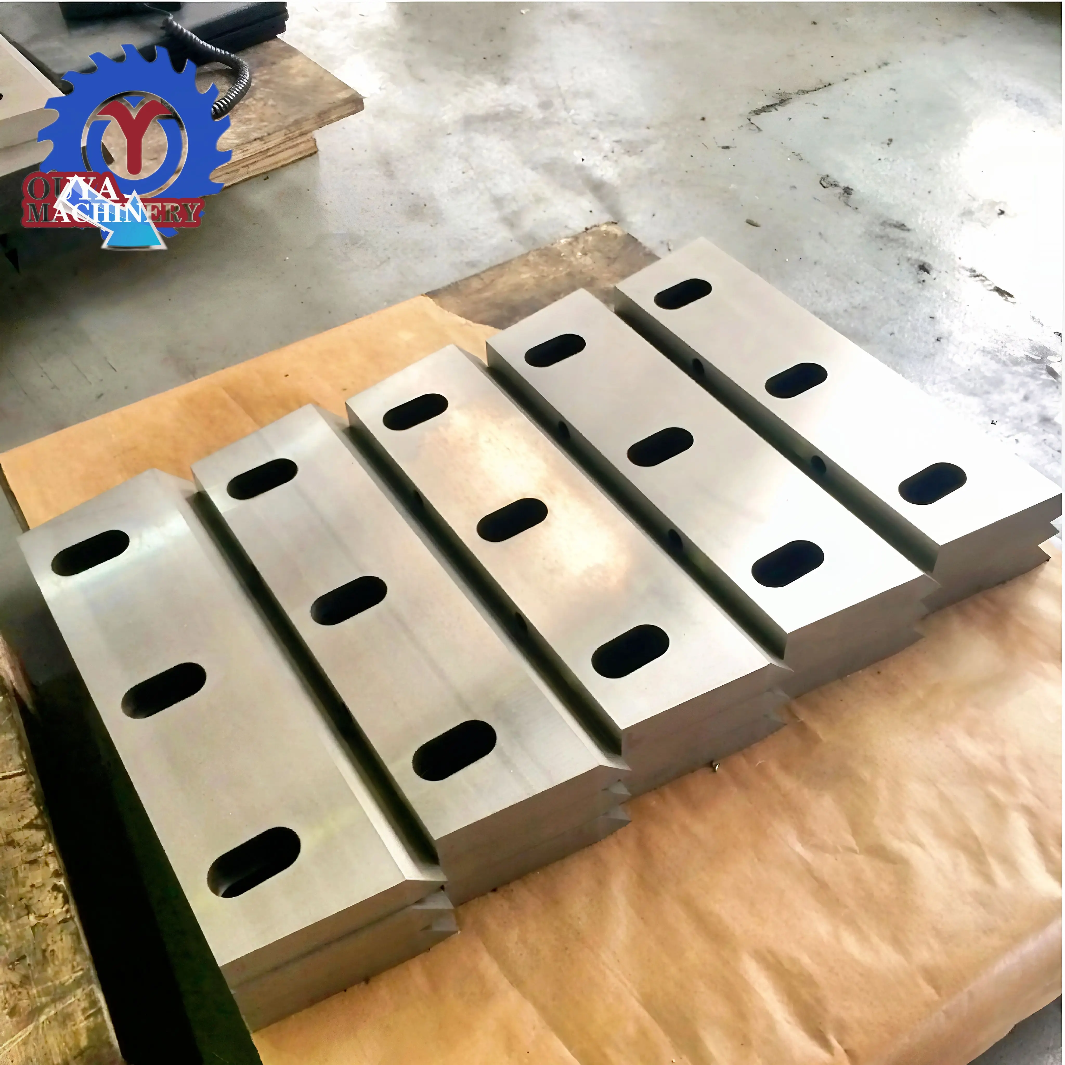 High Quality 9Crsi /Skd11 Crusher Blade for Plastic Recycling