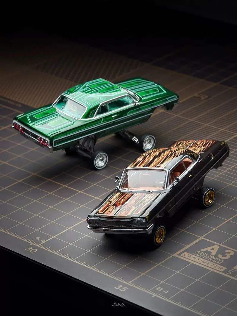97M Model 1/64 Scale 1964 Impala SS Lowrider Bounce Car Alloy Car Model Classics Adult Souvenir Gift Static Display