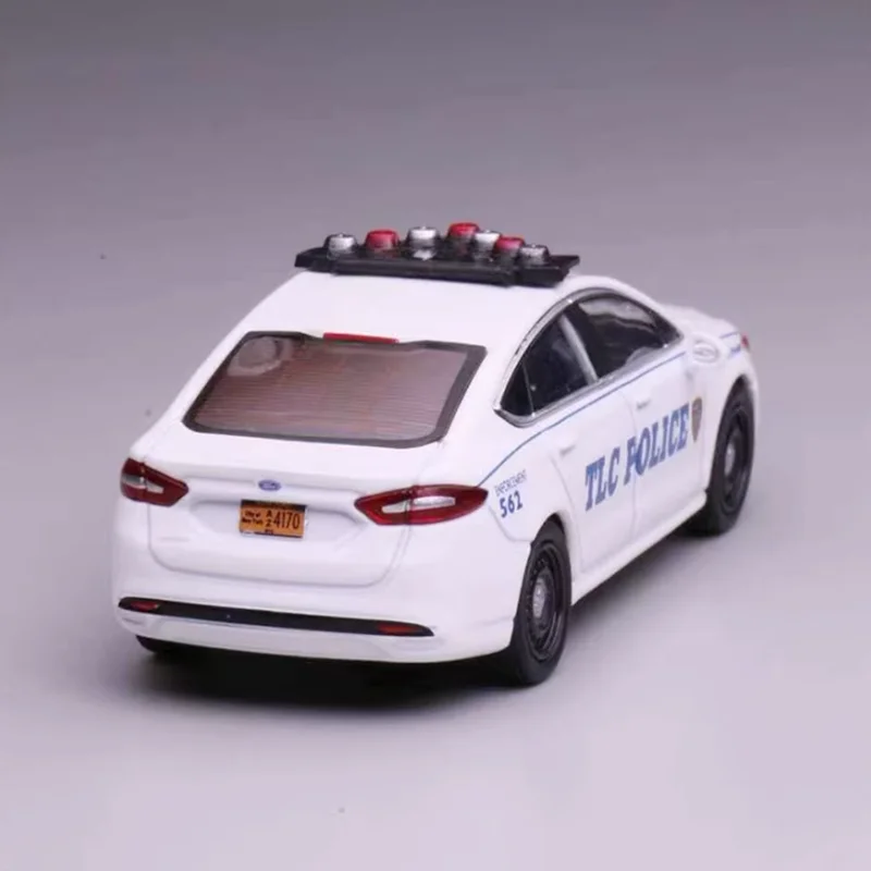 596 Diecast 1:64 Scale Mondeo Police Alloy Car Model Collection