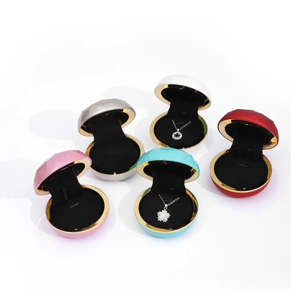 

Роскошная светодиодная шкатулка-витрина для украшений: романтический футляр для кольца и ожерелья, мини-коробка для предложения руки и сердца, подарок на день рождения