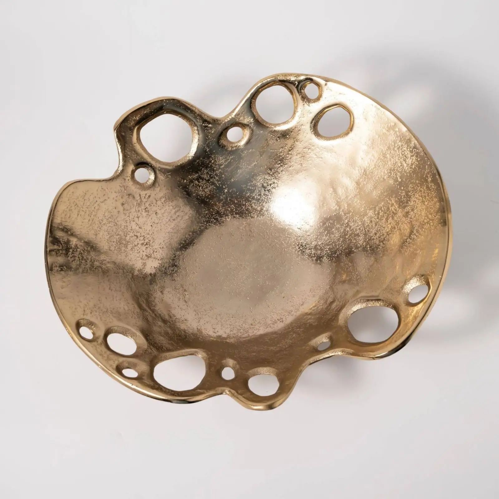 Sculptural Fruit Bowl Gold-Toned Bowl with Cutouts Openwork for Tabletop, Entryway, Dining Table