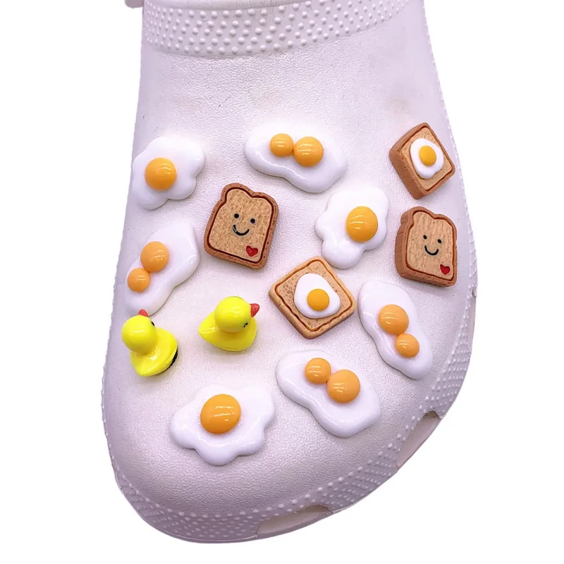 Schuhanhänger aus Hartharz im Lebensmittelstil, Dekorationen, Toast, pochiertes Ei, Schuhschnalle, Zubehör, doppelt gewogene Eier, Verstopfungsabzeichen, Clips, Pin – Detail 5