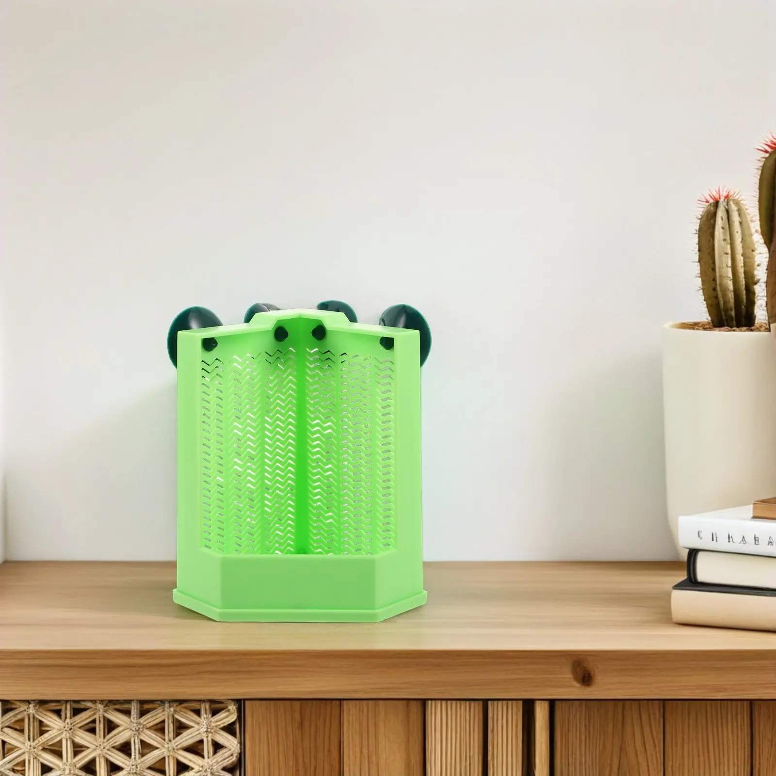 Wall-Mounted Reptile Dish Suction Cup Corner Feeder Plastic Lizard Food Cup Gecko Feeder Ledge Bearded Dragon Feeding Bowl