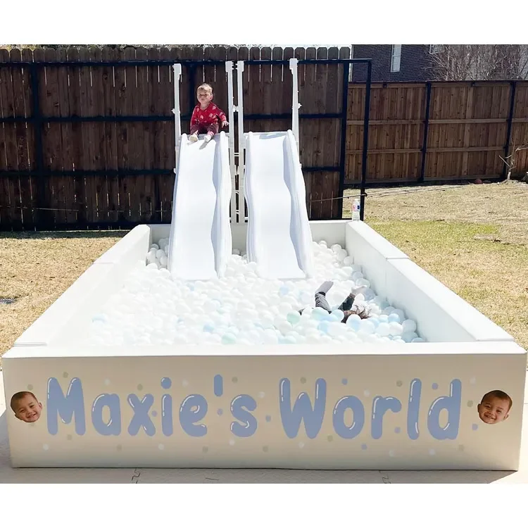 ขายร้อน Ball PIT สนามเด็กเล่นขนาดใหญ่ในร่ม Commerical PARTY เด็ก Soft Play อุปกรณ์โฟมสีขาว Ball PIT พร้อมสไลด์