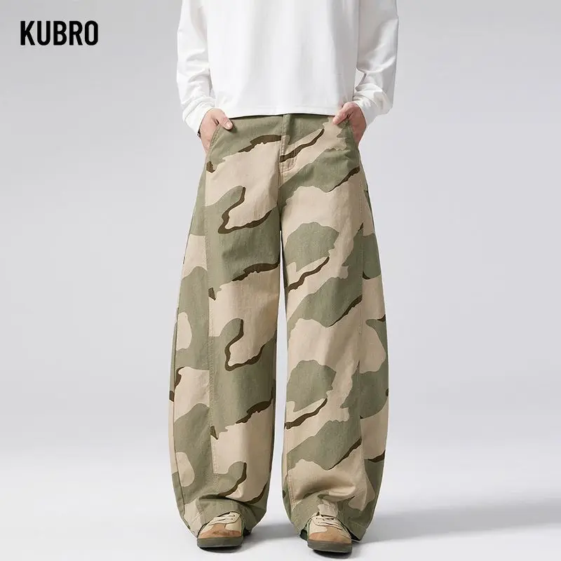 

Осенне-зимние лоскутные брюки с камуфляжным принтом, дугообразные изогнутые ножи, свободные повседневные брюки, мужские универсальные длинные брюки с прямыми штанинами