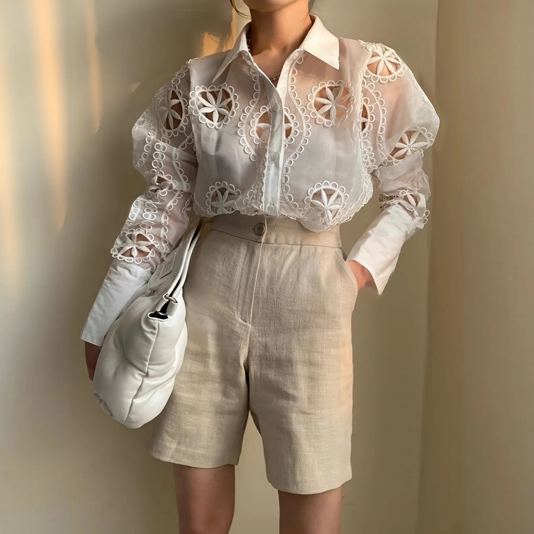 

Сексуальная прозрачная блузка с вырезами, элегантный топ с вышивкой, для женщин на осень.