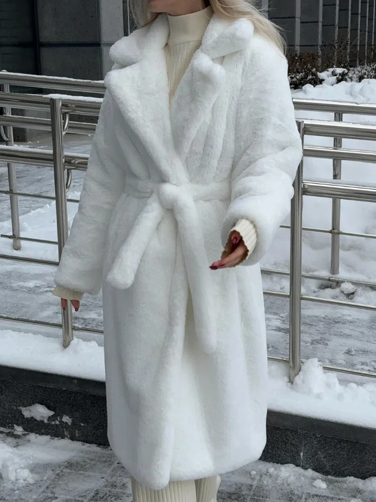 

Retro Lapel Faux Fur Long Coats With Belt Women Loose White Single Breasted Plush Coat Lady Winter Thick Warm Versatile Outwear