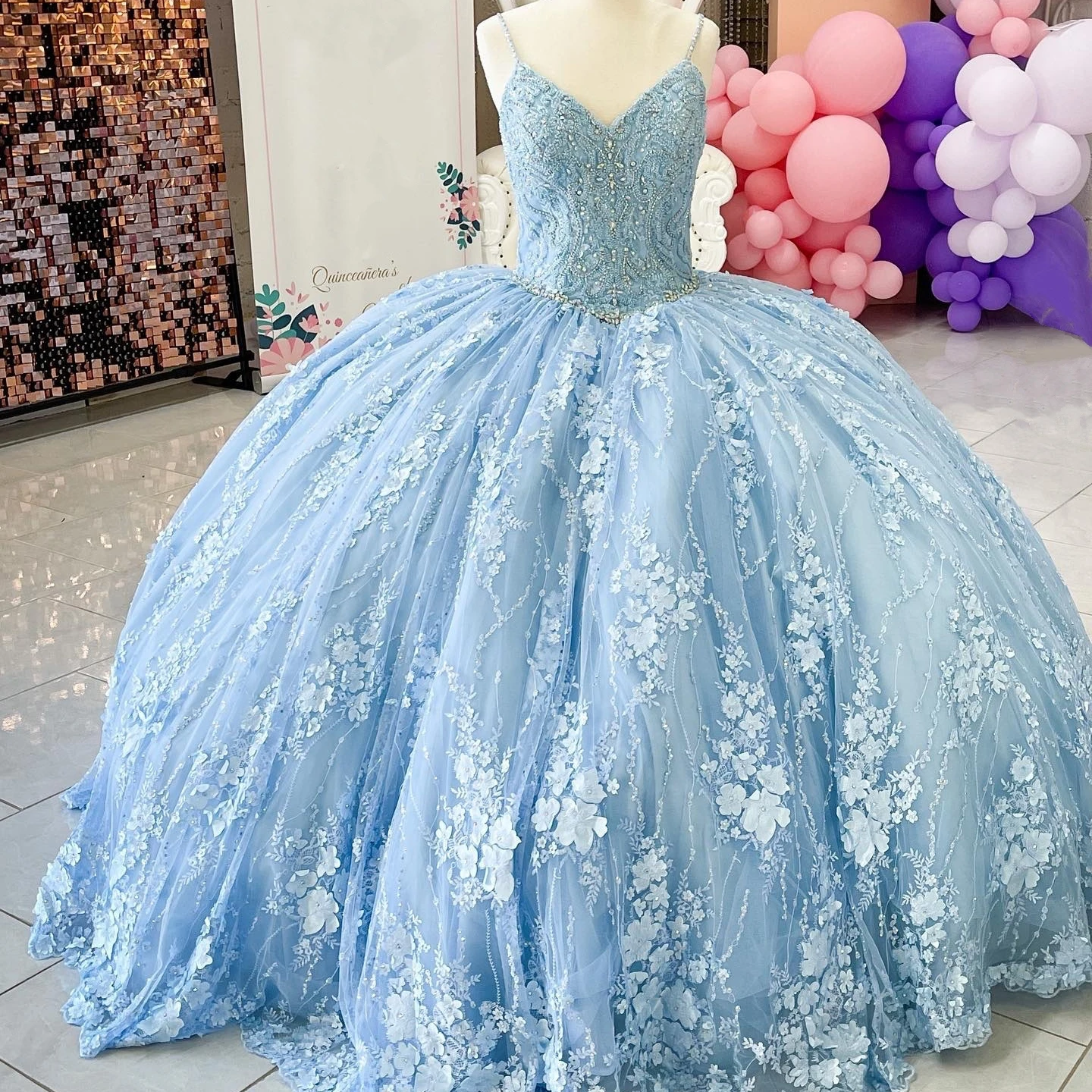 

Light Blue Lace Quinceanera Dress 2022 Sparkling Crystals Beading Ballgown Spaghetti Sweet 15 16 Gowns 3D Floral Quince