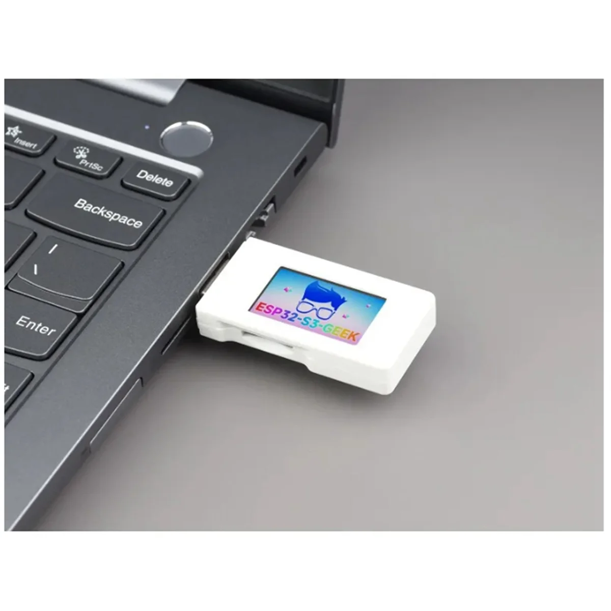 A placa de desenvolvimento T07C-ESP32-S3 é baseada no chip ESP32-S3R2 e suporta módulo WiFi/Bluetooth com LCD colorido de 1,14 polegadas