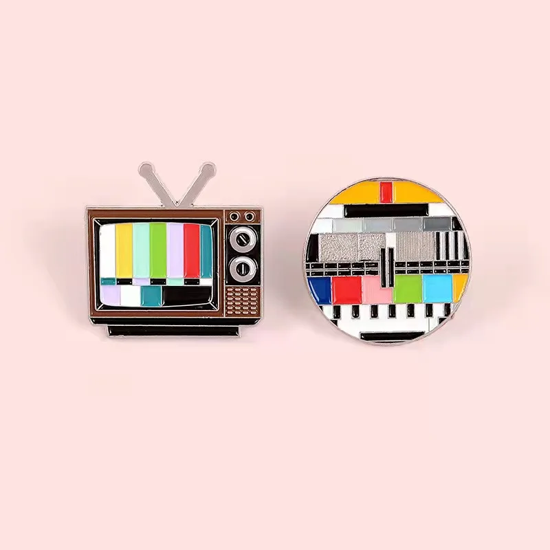 Vintage TV Enamel Pin No Signal TV Test Pattern Rainbow Screen Brooch Lapel Metal Badge Funny Jewelry Gift For Friends