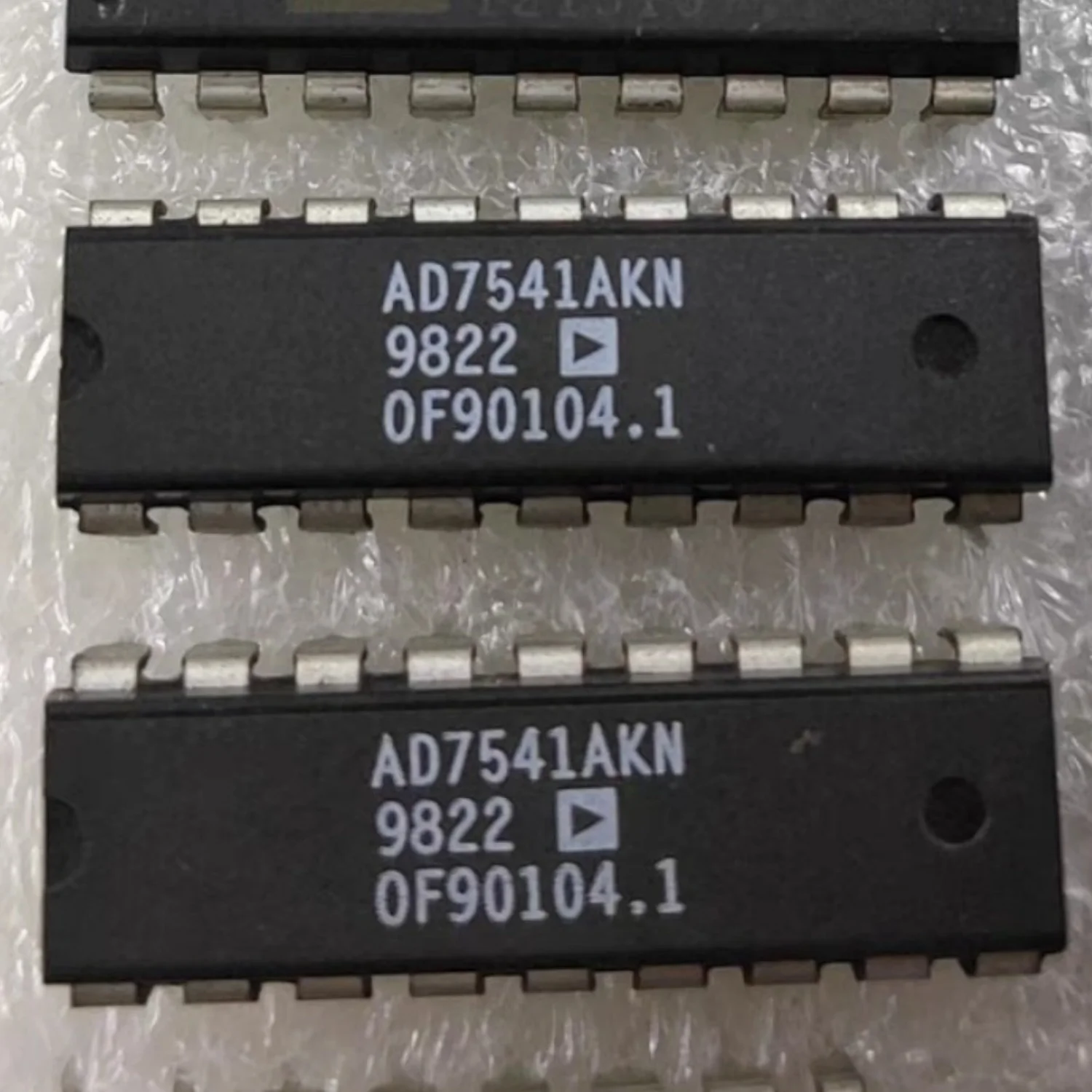 1~10pcs/lot AD7541AKN AD7541AKNZ DIP18 AD7541 100% Brand New Original.