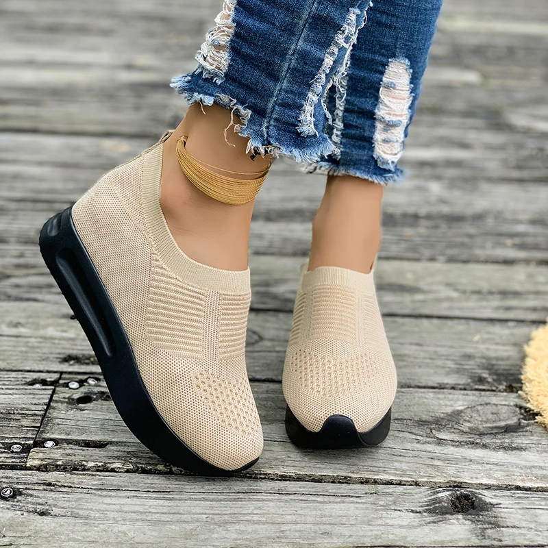 Trampki damskie 2024 New Soft Zero Drop Sole Wider Toe Light Weight Fashion Sneakers Plus Size Wide Mesh Platform Shoes Sneakers