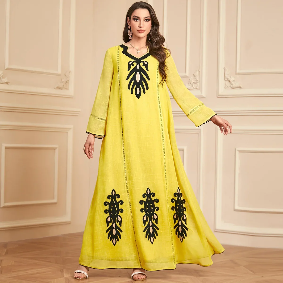 

Embroidery Abayas For Women Muslim Long Sleeve Maxi Dress Turkey Kaftan Arabic Robe Eid Ramadan Islam Clothing Caftan Gown Abaya
