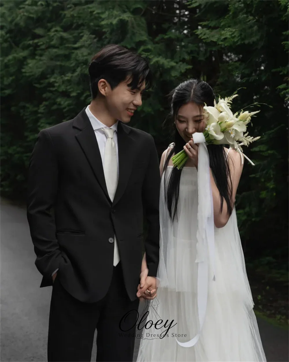 OLOEY Dreamy Spaghetti Strap Korea Wedding Dress Photo Shoot Tiered Tulle A‑Line Customized Bridal Gown Wedding Party Dress