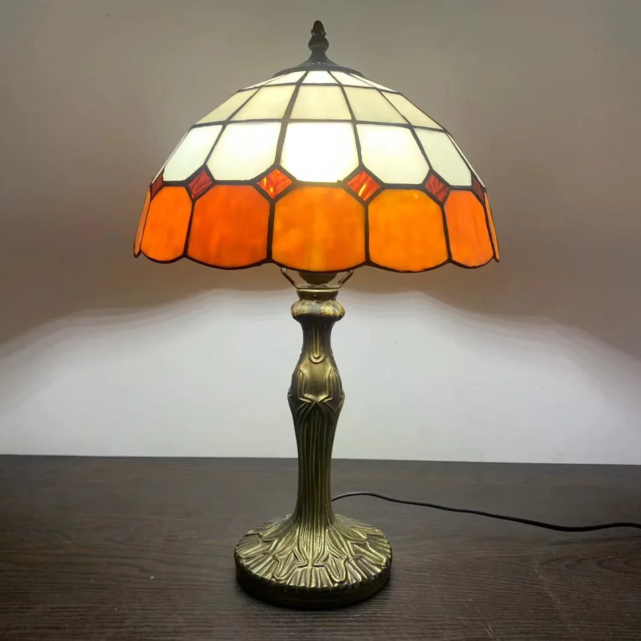 Huijing Tiffany lamp factory wholesale gift lamp turtle decorative lamp Amazon lamp creative stall retro table lamp.