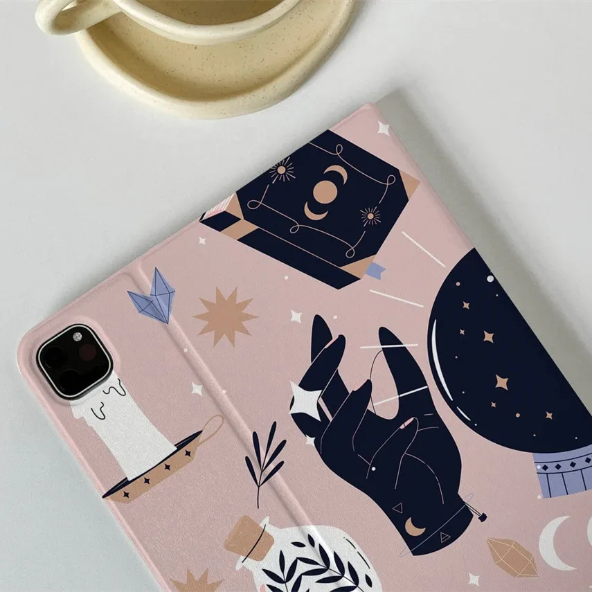 حافظة للآي باد بتصميم خرافة مرحة مع حامل قلم رصاص لأجهزة iPad 9.7 10.2 11 12.9 بوصة iPad Air 2 3 4 iPad Mini 6 5 iPad 2021 2020