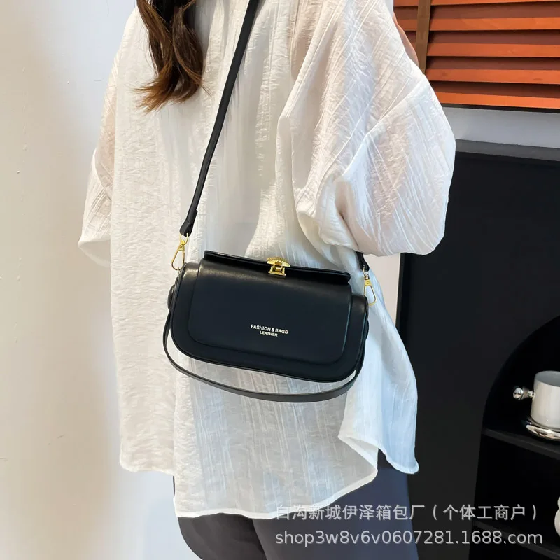 

Модная тенденция, маленькая квадратная сумка высокого класса, сумка через плечо, литературная простота