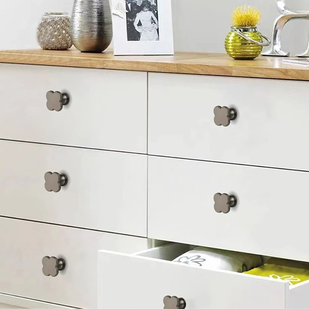 

Zinc Alloy Cabinet Handles Chinese Nordic Light Luxury Style. For Living Space