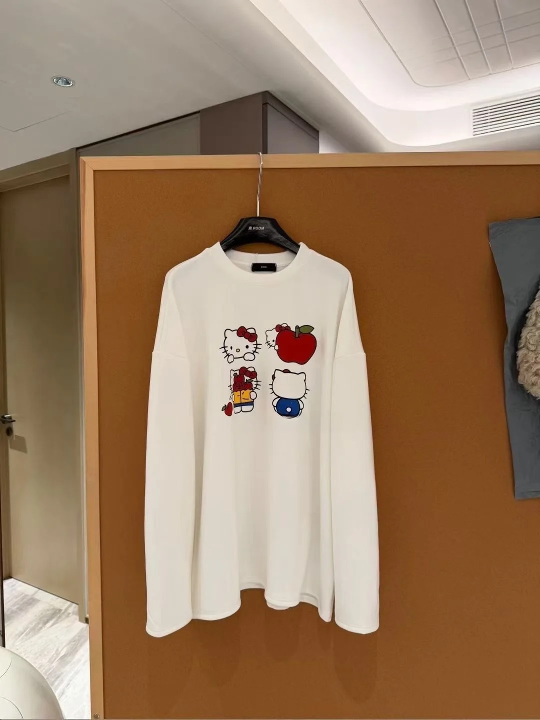 

Loose Long Sve KT Printed T-irt for Women Winter Faion Commute Sle Fce oulder Pads Comfortable Cotton Top