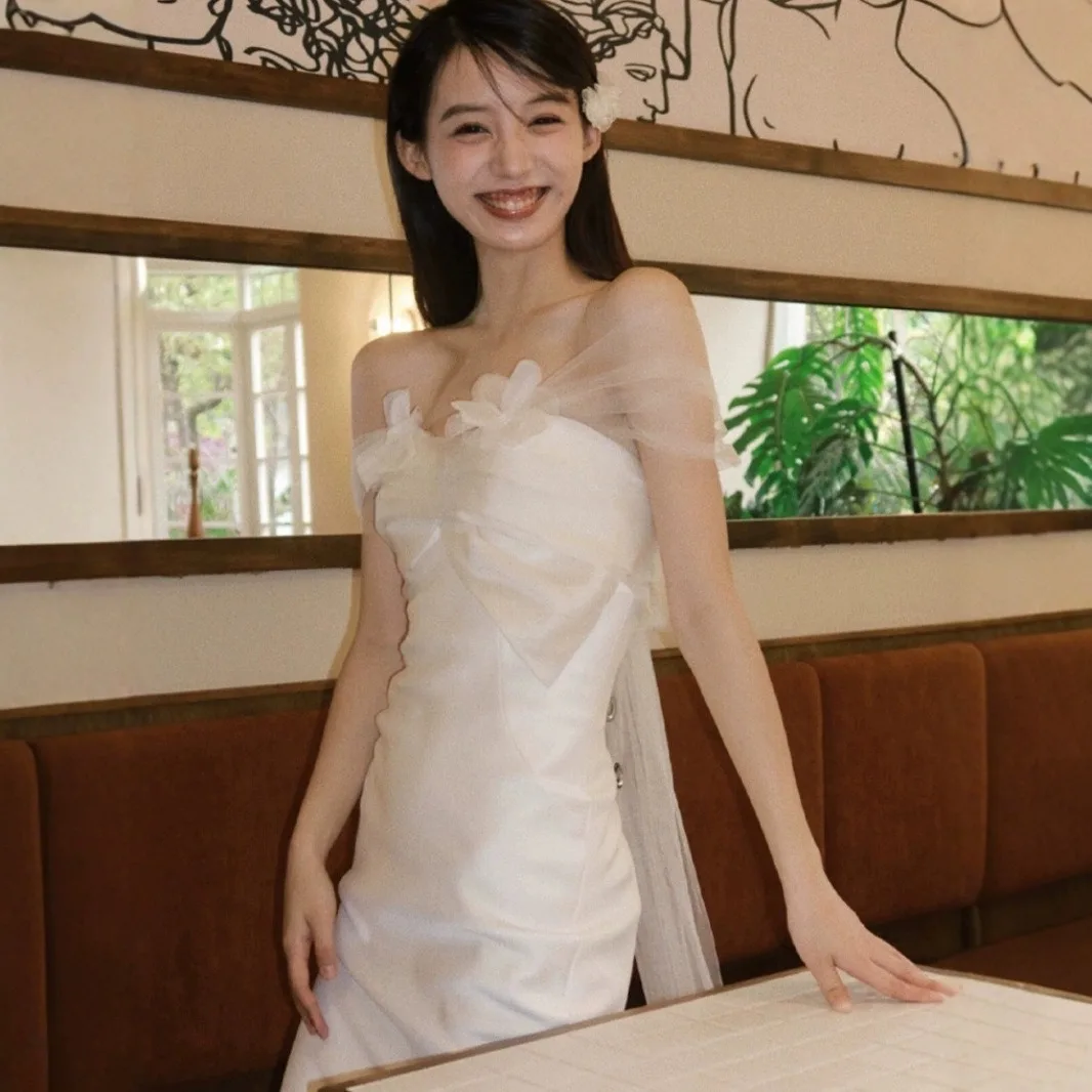 فساتين سهرة أنيقة بيضاء بدون حمالات للحفلات الراقصة للنساء 2025 صيف مثير بدون ظهر مضيف كوكتيل زائدة فستان رسمي للحفلات