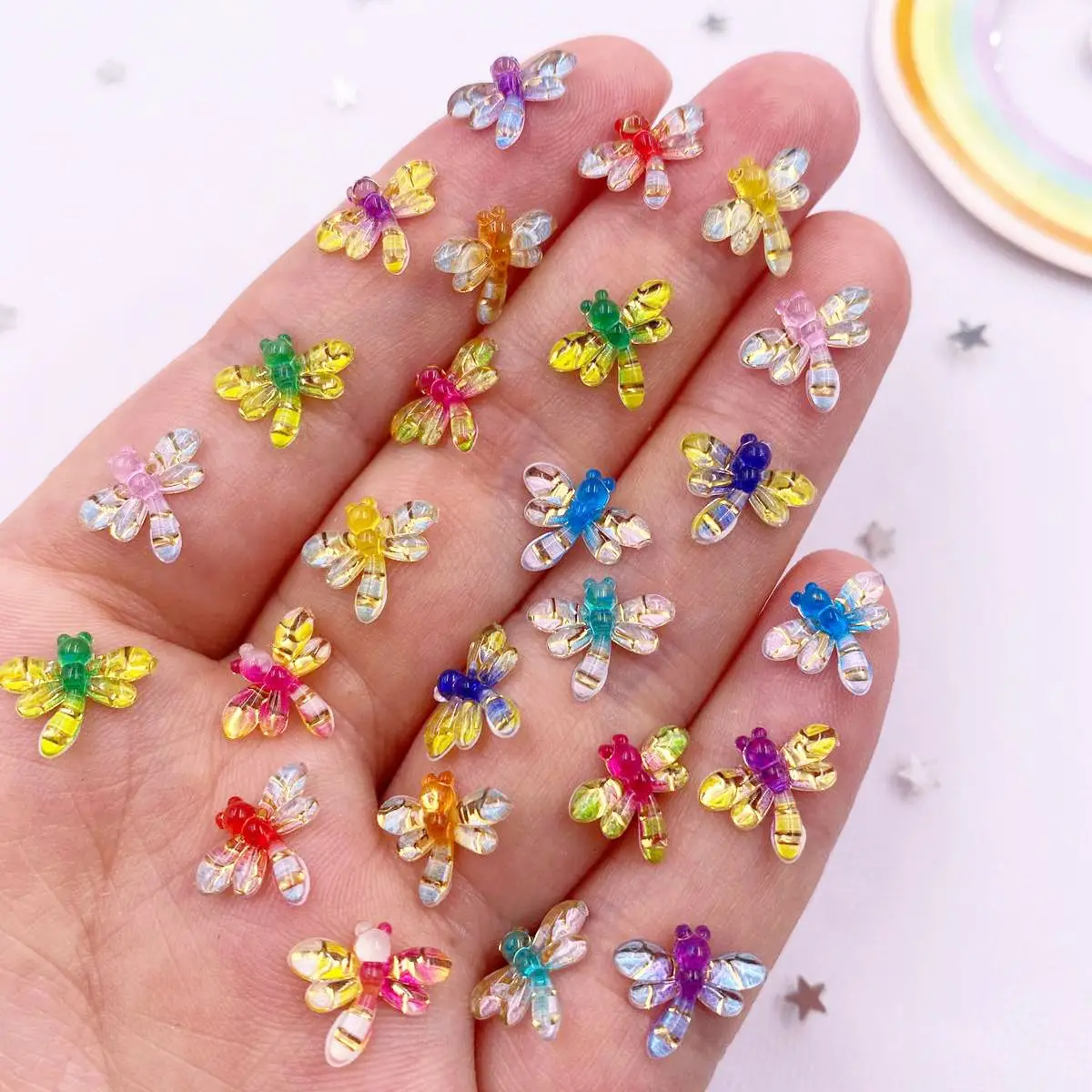 50 stücke Harz niedlichen Mini Kristall bunte Libelle Kunst Nagel Flatback Strass Applikation DIY Hochzeit Sammelalbum Ohrring Dekor Handwerk