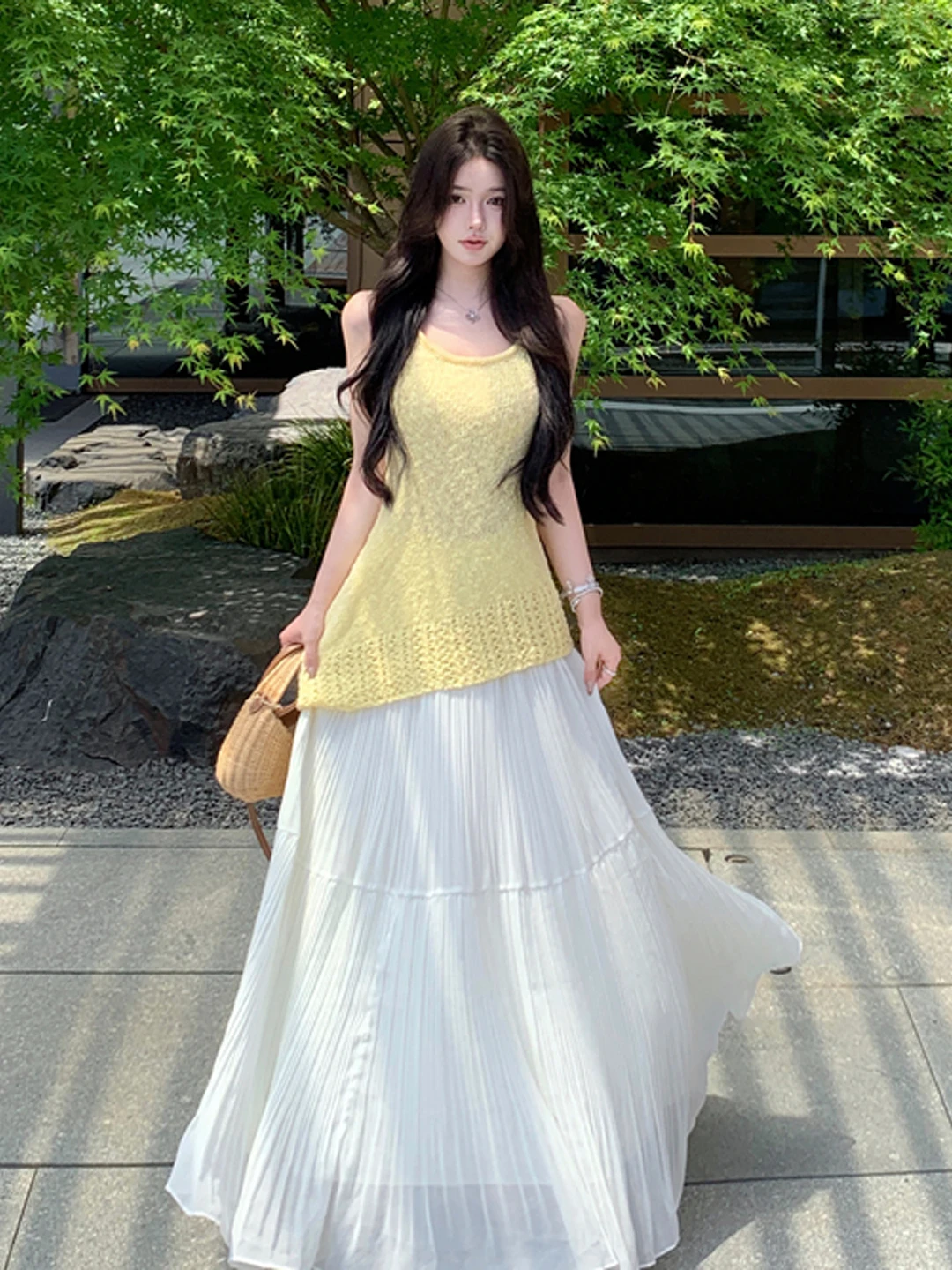 

Gentle Style Two-Piece Set Summer 2026 Comfortable Warm Mid-Elastic High-Waisted Long-Skirt Round-Neck Vest Top Skirt Ensemble