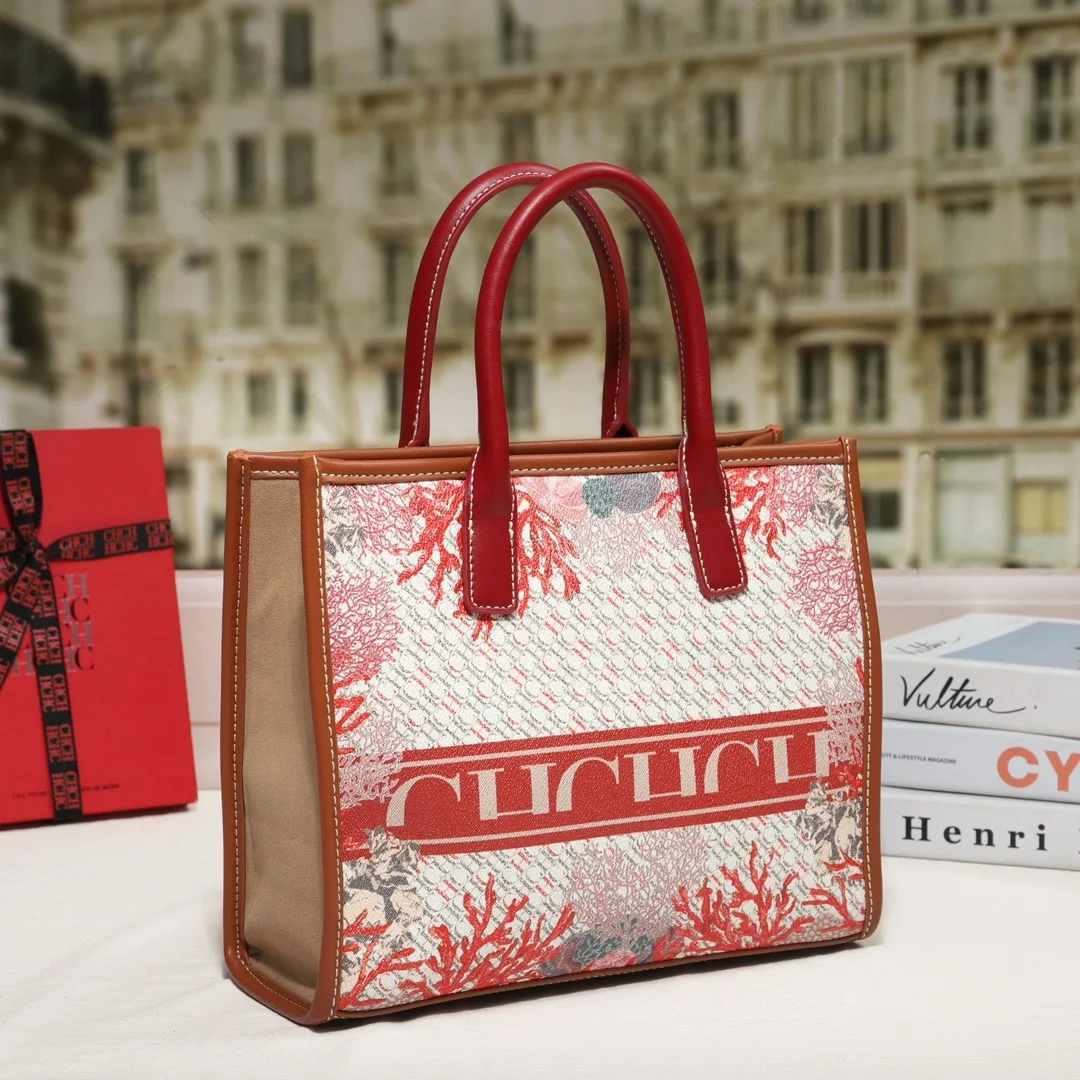 Fashion Retro Shoulder Bag for Women Exquisite Pattern Underarm Purse Crossbody Bag for Night Out Dinner Date Casual Chic