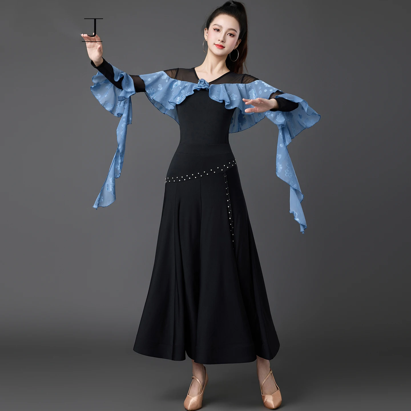 Danza moderna 2026 Valzer standard nazionale delle nuove donne Pratica di danza sociale Top a maniche lunghe Mezza gonna Abito da ballo XH3952