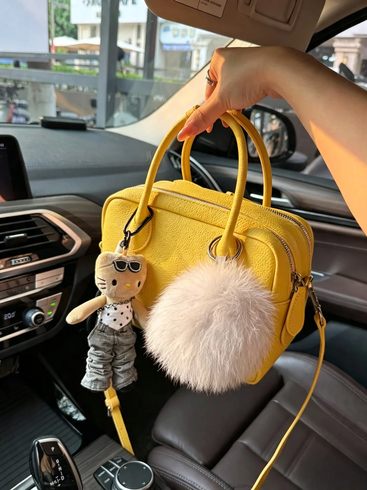 

Yellow Bowling Bag Women's Handbag 2026 New Luxury Small Luxury High-End Elegant Boston Bag Stylish Shoulder Bag for Young Women
