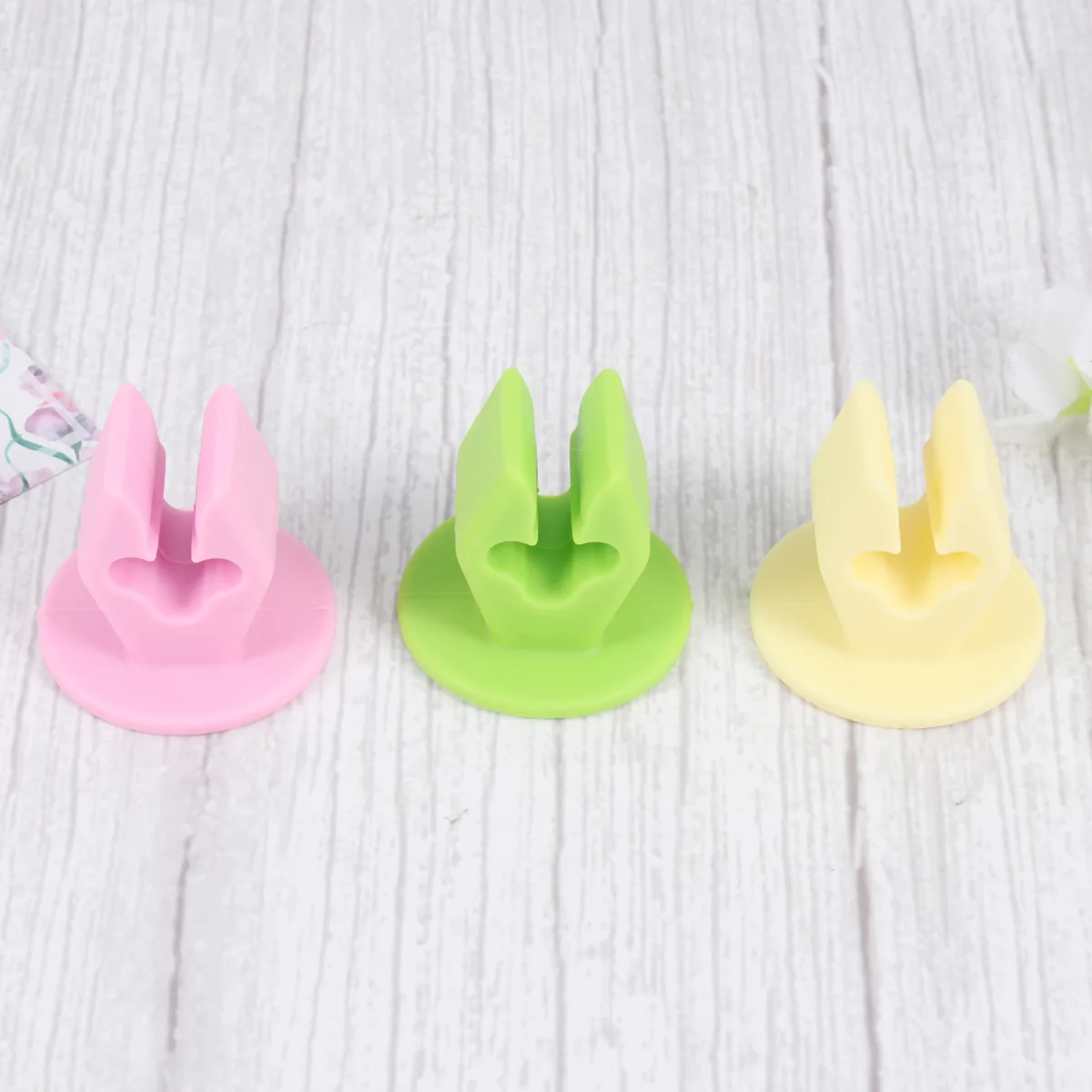 5pcs Suction Cup Toothbrush Holder Creative Bathroom Wall-mounted No Drilling Toothbrush Holder Organizer Storage Rack (Random C