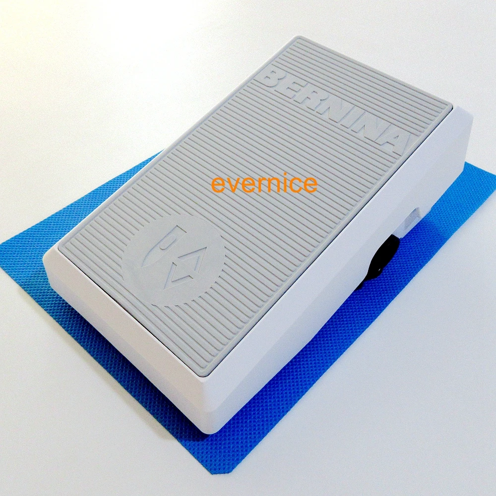 

Подлинный ножной контроллер и шнур (тип LV1) #0079887001 для Bernina Aurora 430 B580 ++