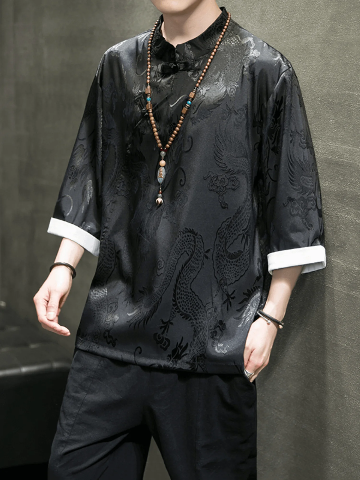 

Loose Ice Silk ort Sve Men's irt Traditional Chinese Sle Button Design Summer Thin T-irt Comfortable Breathable Yo...