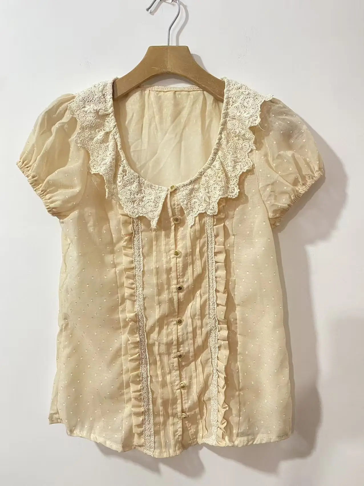 Yellow Lace Collar
