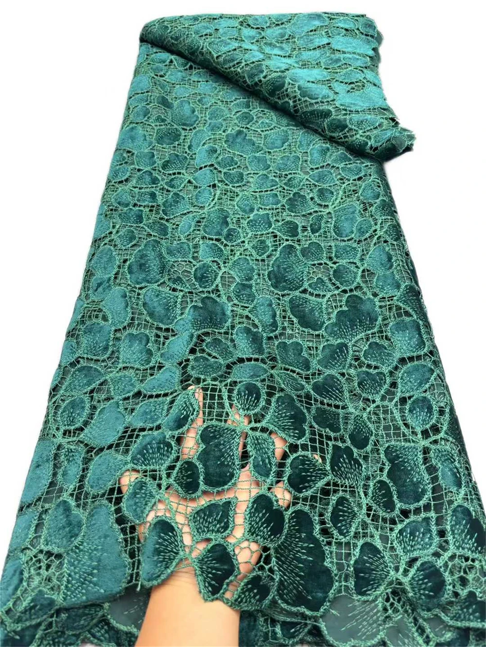 

Nigerian Flocking Lace Fabric 2026 Pure Velvet Hollow Out Lace Fabric For ASOEBI Embroidered Tulle African Velvet Lace Fabrics