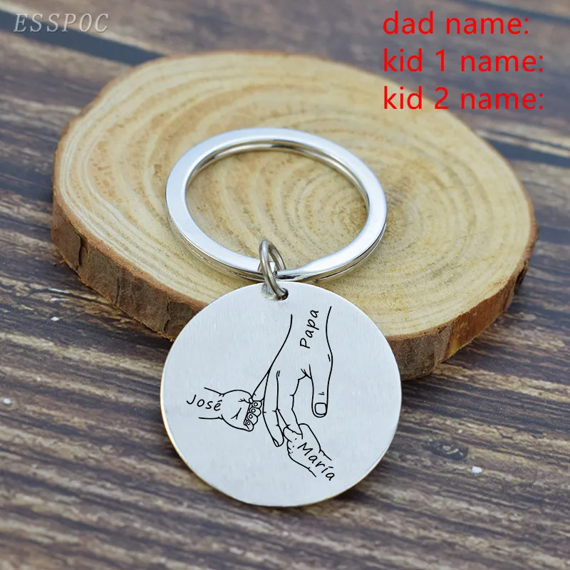 Custom Papa and Kids Name Keychain Personalized Dady Holding Hand Key Chains Stainless Steel Engraved Pendant Father\'s Day Gift