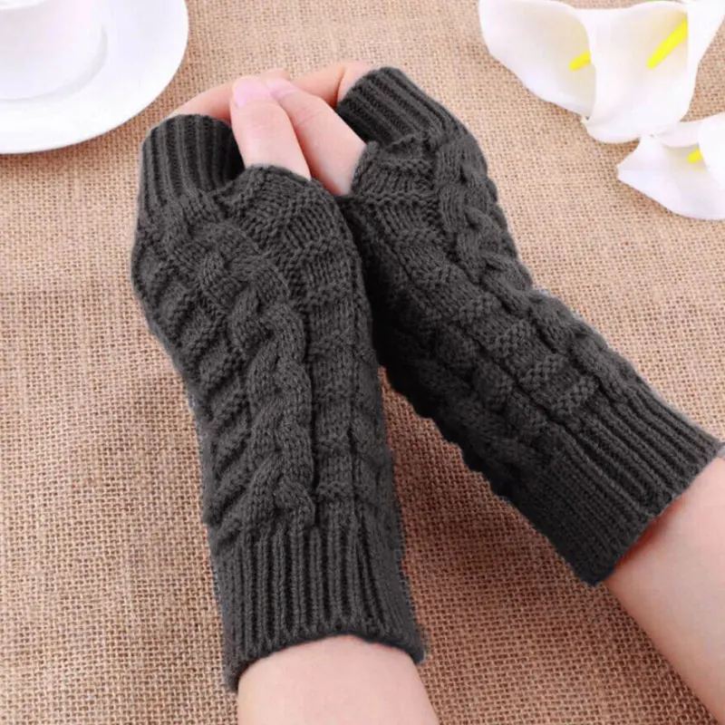 Calentadores de brazo cálidos para mujer, guantes de medio dedo de Color sólido, mitones de punto clásicos, pulsera extendida para exteriores, moda de invierno, lo más nuevo