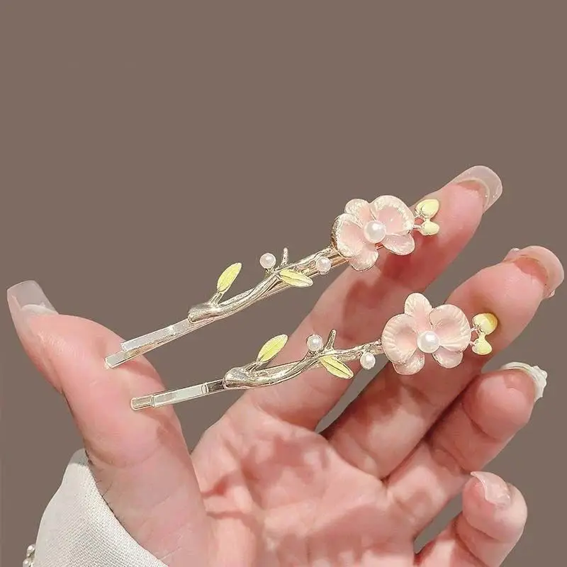 1PC 봄 꽃 진주 헤어 클립 여성용 우아한 사이드 뱅 액세서리 고급 헤어 클러치 세련된 헤어 관리용