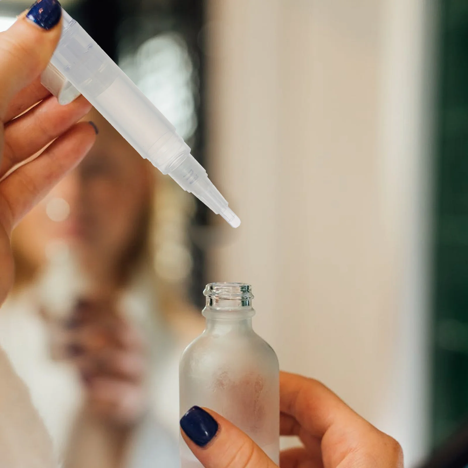 

4pcs for Nail Oil Polish Manicure Supply Filling Lip Gloss Twisting Manicure Twisting Pen Supply ABS Safe White