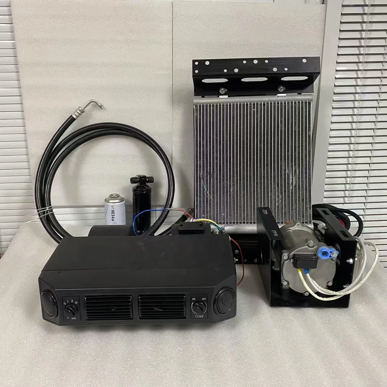 Auto AC Air Conditioner System Air Complete Conditioning Under-Dash Evaporator Unit 24V for Vintage Modified Cars