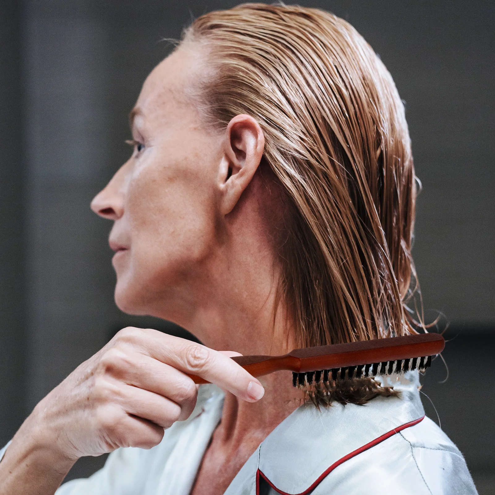 

Professional Hair Bristle Brush with Pointed Tail for Precise Teasing and Separation Suitable All Hair Lengths and Styles