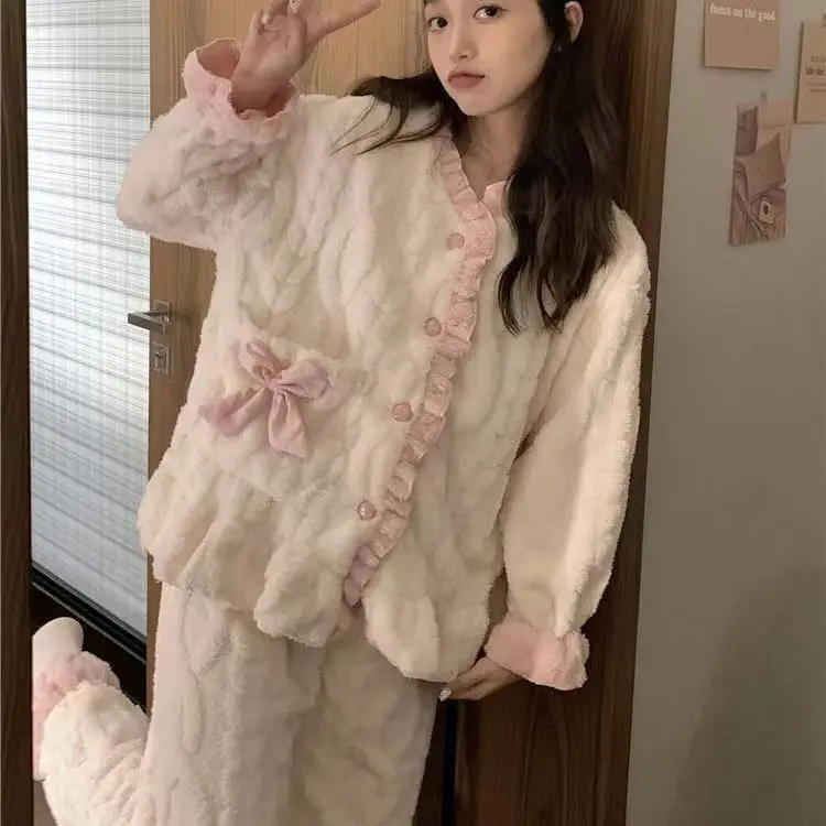 In The Winter Flannel Thickening for Warmth Can Be Worn Outside Loungewear Cute A Suit of New Style Coral Fleece Pajamas Female