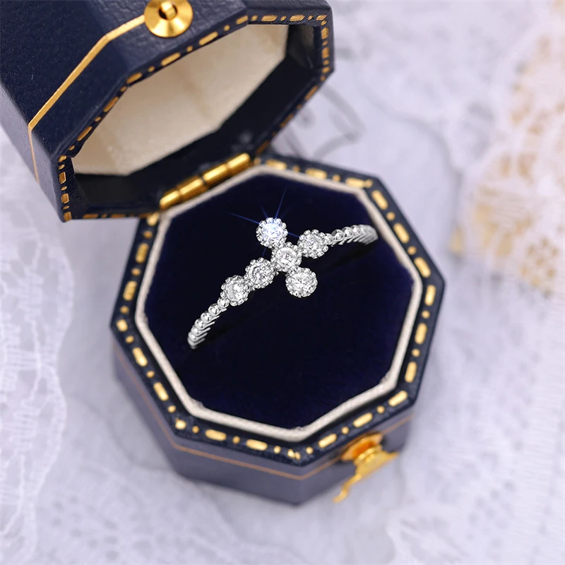 Huitan Exquisite Kreuz Design Frauen Ringe Minimalistischen Temperament Braut Hochzeit Ringe Dazzling CZ Mode Schmuck