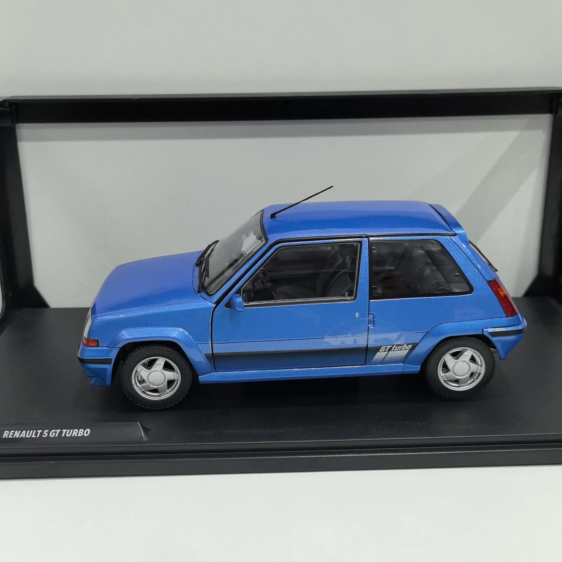 Diecast SOLIDO 1/18 Scale 5 GT TURBO 61 Alloy Car Model