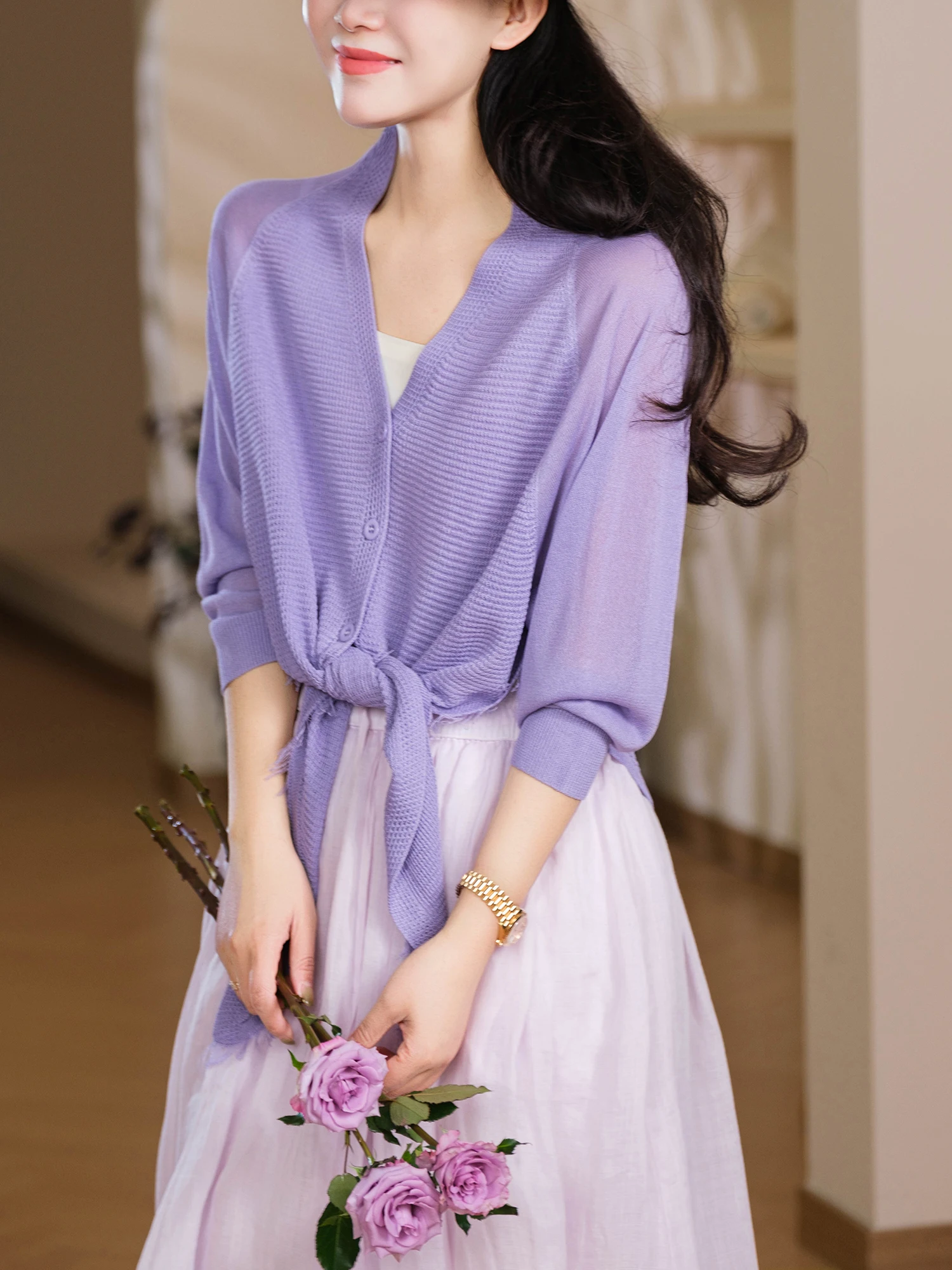 

Colored Ice Silk Knitted Open Cardigan with V-Neck Multiple Buttons Loose Fit Soft Shoulder Sleeve Seven-Quarter Length