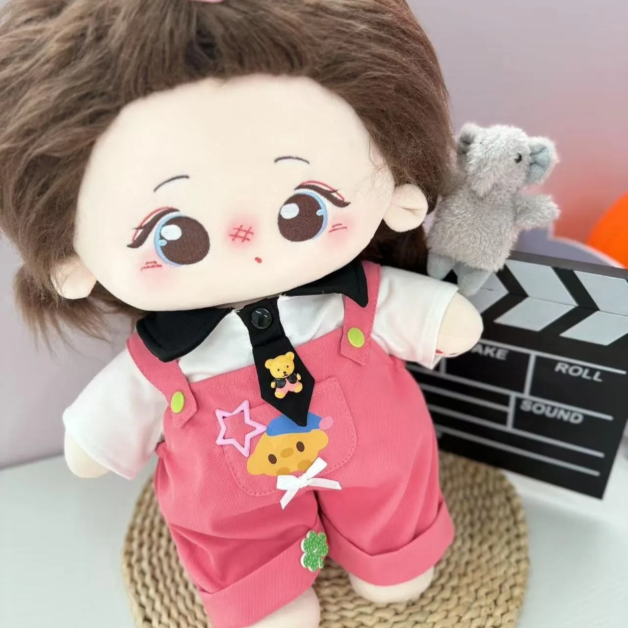 ตุ๊กตาผ้าฝ้ายขนาด 40 ซม. ชุดเดรสแบบยืนพร้อมเข็มขัดและกางเกง