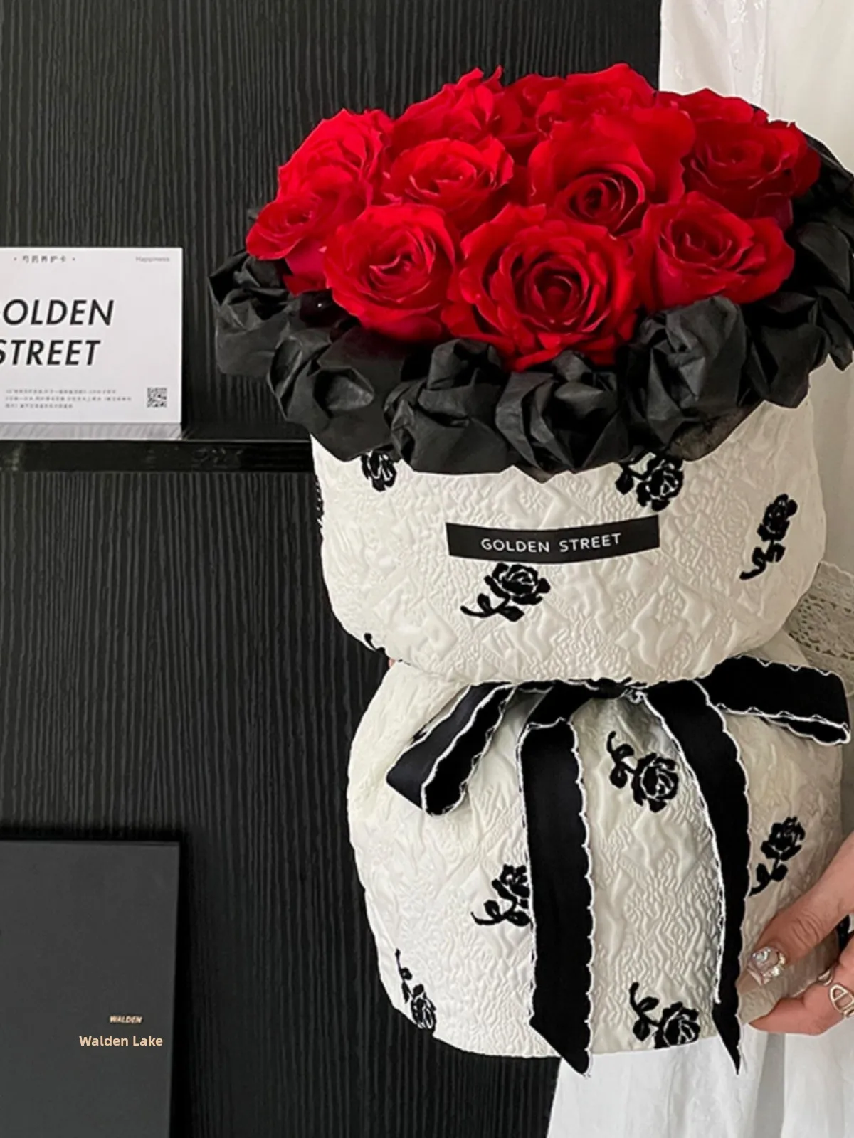 

Small Fraance Sle Fre Flower Wrap Cloth Artistic Bouquet Rose Paper Flower DIY Handmade Fabric Floral Art Supplies