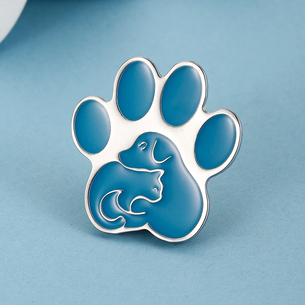 Medical Pet Veterinarian Brooch Pin Medical Claw Shaped Enamel Badge Cat And Dog Hugging Brooch Veterinarian Nurse Gift