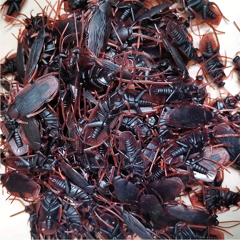 50pcs Realistic Bugs Toy Fake Cockroach Prank